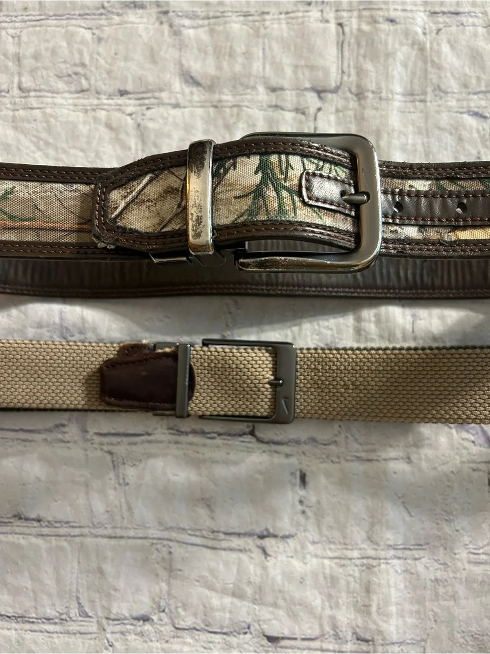 REALTREE VTG REVERSIBLE CAMOUFLAGE AND NIKE TAN GREEN WEBBING REVERSIBLE BELTS